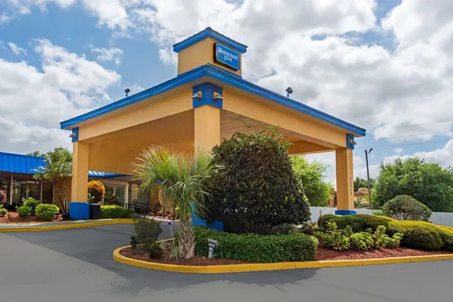 Photo 1 - Rodeway Inn Clermont North