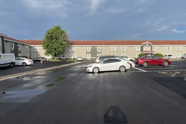 Photo 1 - Baymont by Wyndham Indianapolis Airport Lynhurst