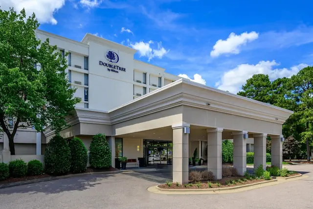 Photo 1 - DoubleTree by Hilton Raleigh Midtown, NC