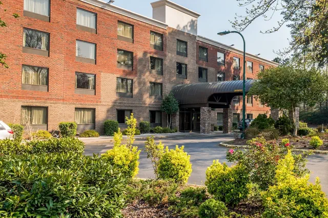 Photo 1 - Lake Norman Inn and Suites