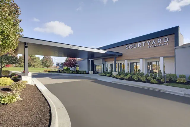 Photo 1 - Courtyard by Marriott Southfield