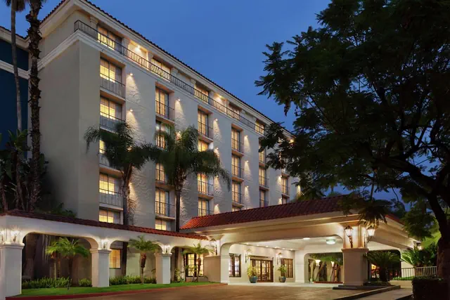 Photo 1 - Embassy Suites by Hilton Arcadia Pasadena Area