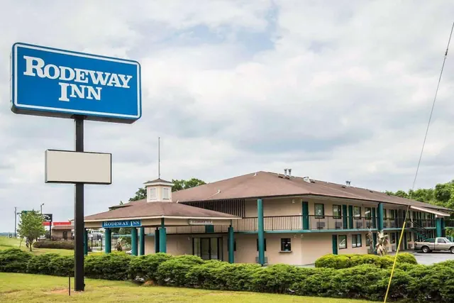 Photo 1 - Rodeway Inn Phenix City - Columbus