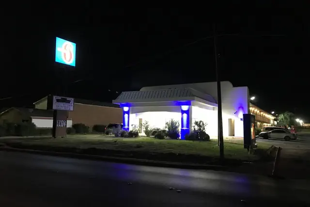 Photo 1 - Motel 6 Abilene, TX