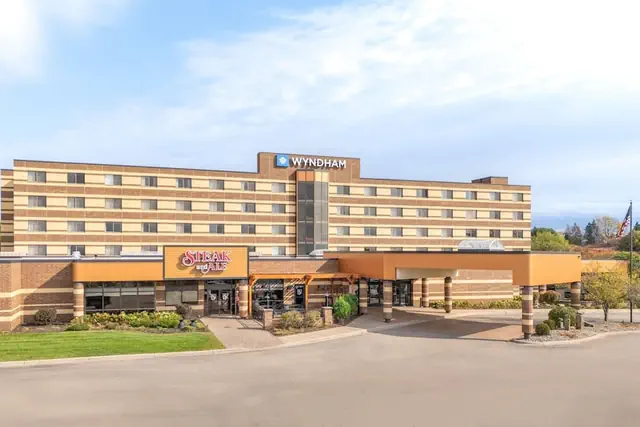 Photo 1 - Wyndham Minneapolis South/Burnsville