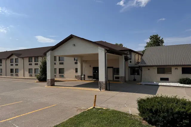 Photo 1 - Quality Inn Mount Vernon, IL