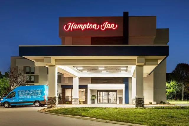 Photo 1 - Hampton Inn Kansas City-Airport