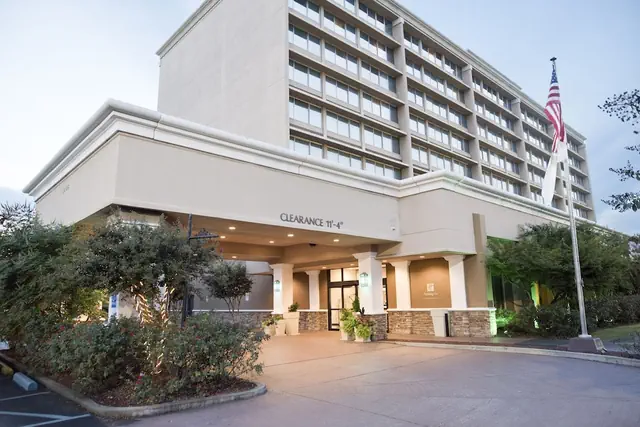 Photo 1 - Holiday Inn Birmingham-Airport by IHG