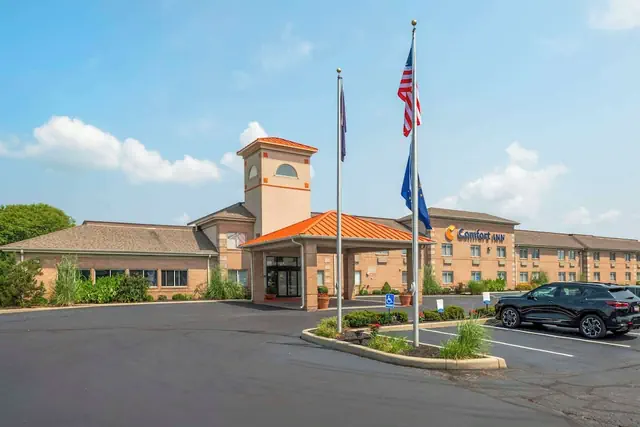 Photo 1 - Comfort Inn Edinburgh - Columbus