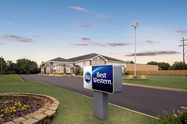 Photo 1 - Best Western Airport Inn