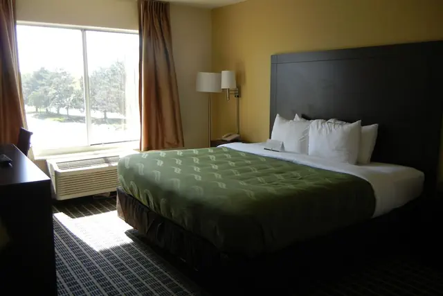 Photo 1 - Quality Inn Holland - Toledo