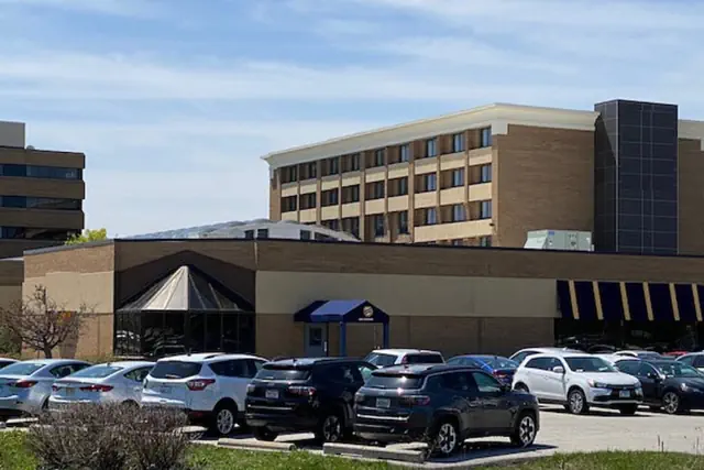Photo 1 - Holiday Inn Brookfield - ​​Milwaukee by IHG