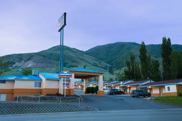 Photo 1 - Howard Johnson by Wyndham Brigham City