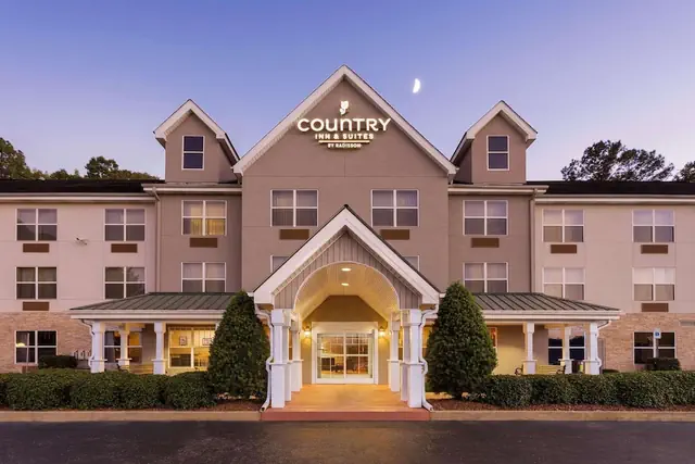 Photo 1 - Country Inn & Suites by Radisson, Tuscaloosa, AL