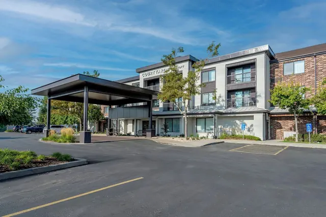 Photo 1 - Courtyard by Marriott Salt Lake City Airport