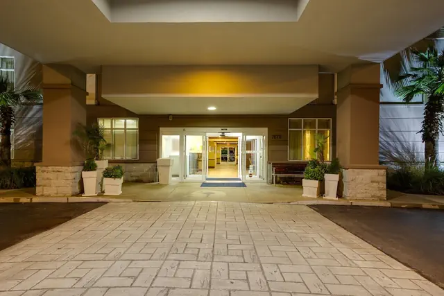 Photo 1 - Holiday Inn Express & Suites Charleston - Northwoods by IHG