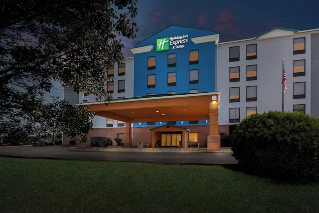 Photo 1 - Holiday Inn Express Suites Charleston by IHG