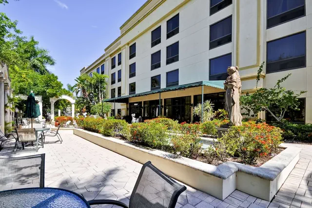 Photo 1 - Hampton Inn Palm Beach Gardens
