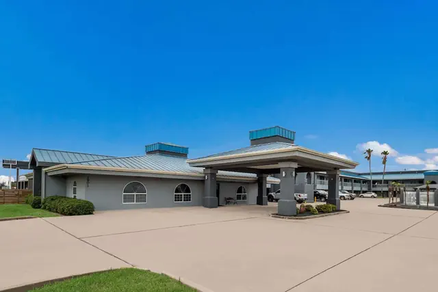 Photo 1 - Rodeway Inn & Suites Corpus Christi Northwest