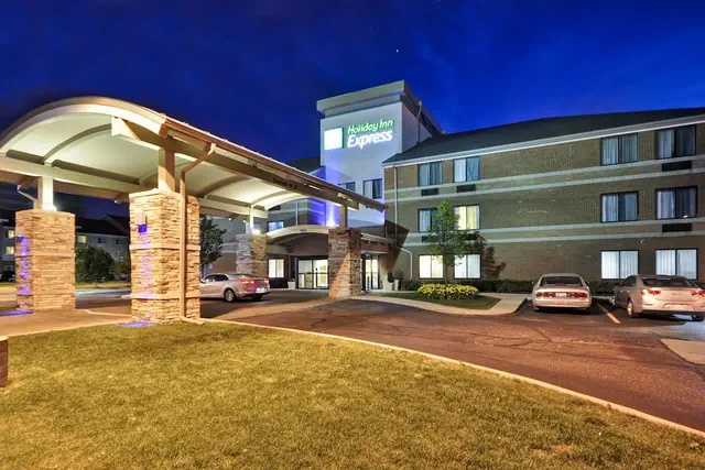Photo 1 - Holiday Inn Express Romulus / Detroit Airport by IHG