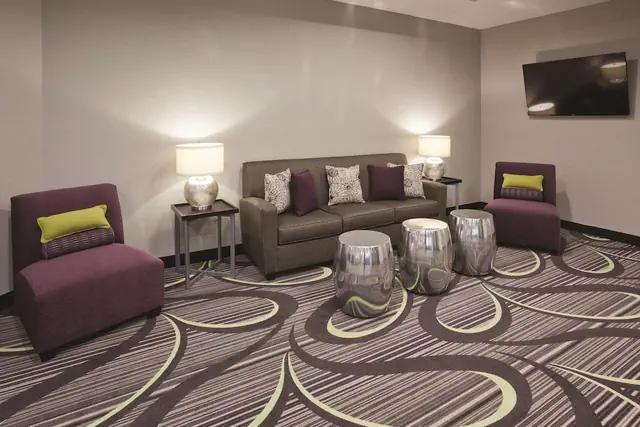Photo 1 - Bloom Hotel