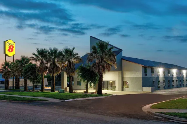 Photo 1 - Super 8 by Wyndham New Braunfels I-35