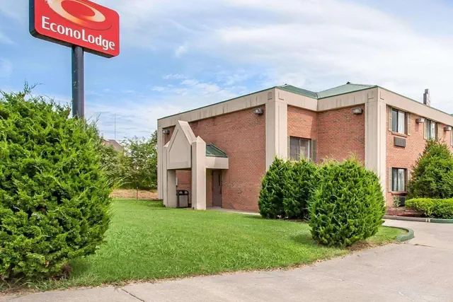Photo 1 - Econo Lodge Dexter