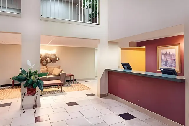 Photo 1 - Rodeway Inn & Suites Chandler - Phoenix South I-10