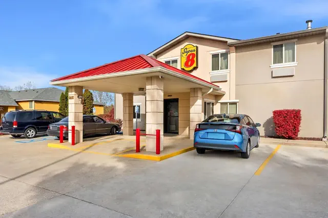 Photo 1 - Super 8 by Wyndham Bloomington University Area
