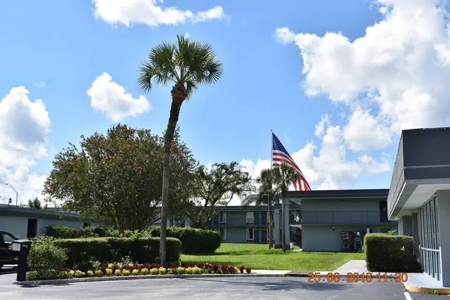 Photo 1 - Super 8 by Wyndham Ocala I-75