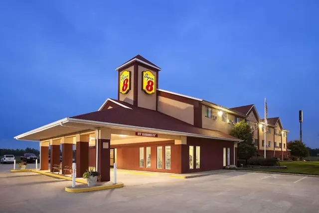 Photo 1 - Super 8 by Wyndham Salem