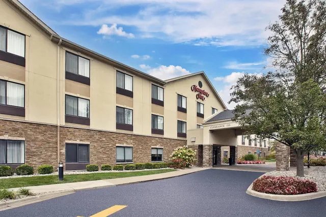 Photo 1 - Hampton Inn Hotel Detroit/Belleville-Airport Area