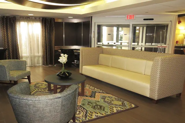 Photo 1 - Holiday Inn Express Hotel & Suites Oxford by IHG