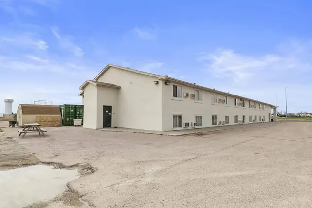 Photo 1 - Econo Lodge Alliance