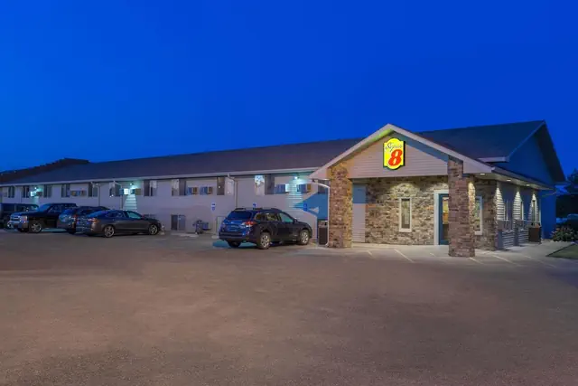 Photo 1 - Super 8 by Wyndham Kearney