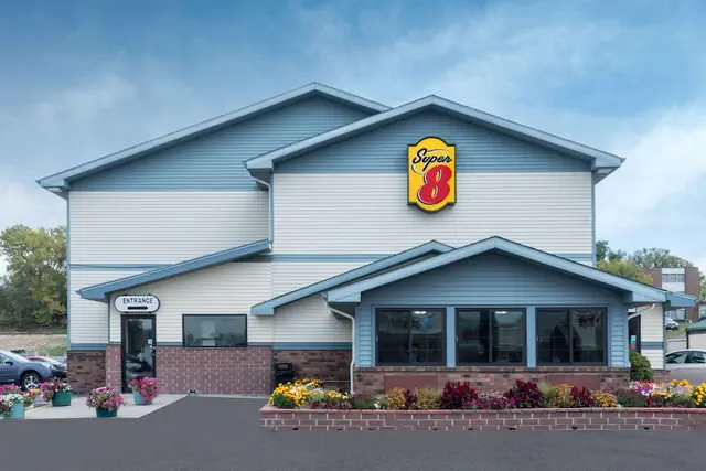 Photo 1 - Super 8 by Wyndham Pierre SD