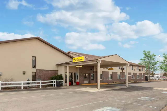 Photo 1 - Super 8 by Wyndham North Platte