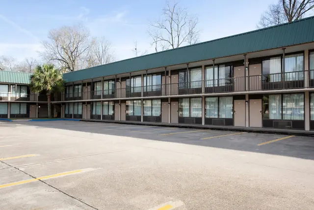 Photo 1 - Port Allen Inn