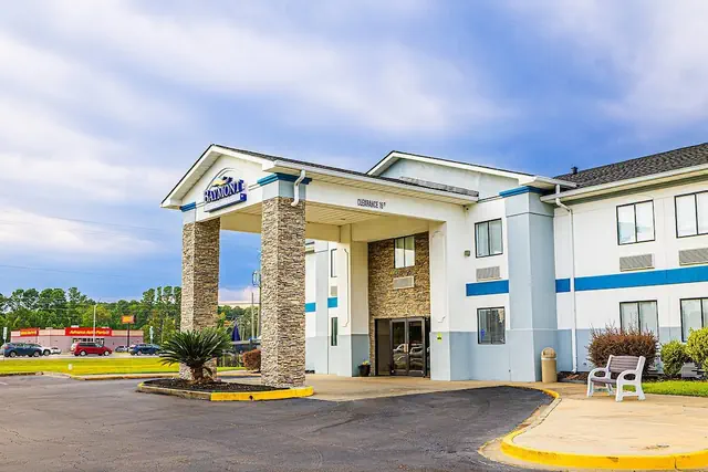 Photo 1 - Baymont by Wyndham Port Wentworth