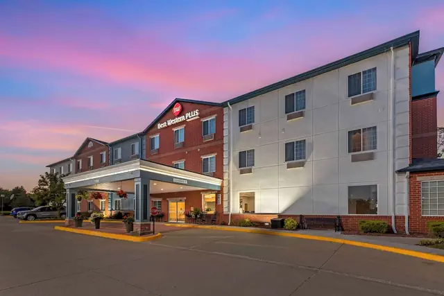 Photo 1 - Best Western Plus Des Moines West Inn & Suites
