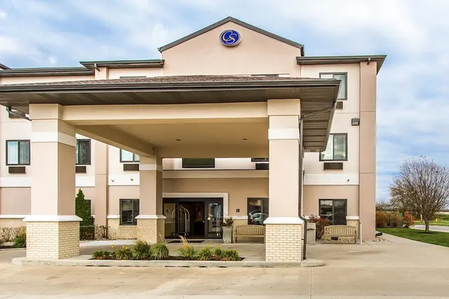 Photo 1 - Comfort Suites Mattoon East