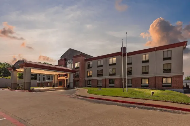 Photo 1 - Comfort Inn & Suites Tyler North