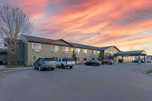 Photo 1 - Best Western Pinedale Inn