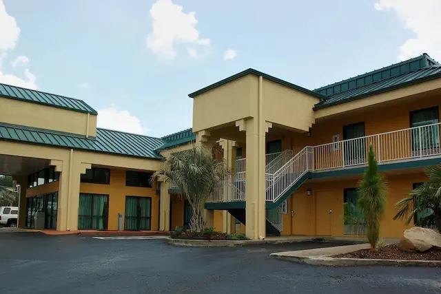 Photo 1 - Welcome Inn