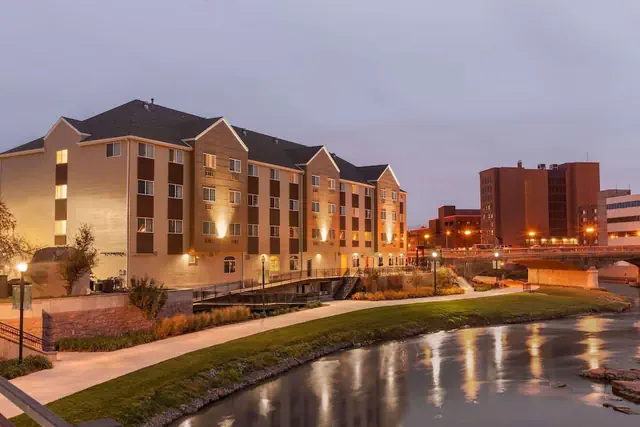 Photo 1 - Country Inn & Suites by Radisson, Sioux Falls