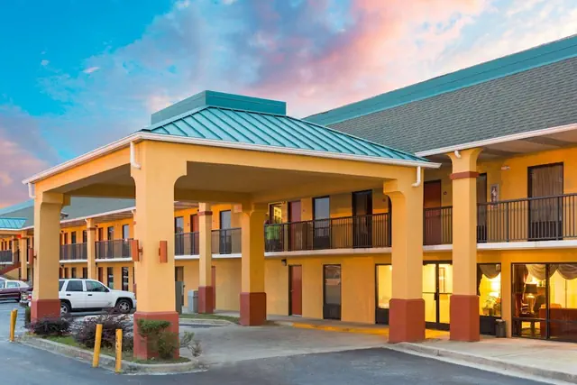 Photo 1 - Super 8 by Wyndham, Orangeburg