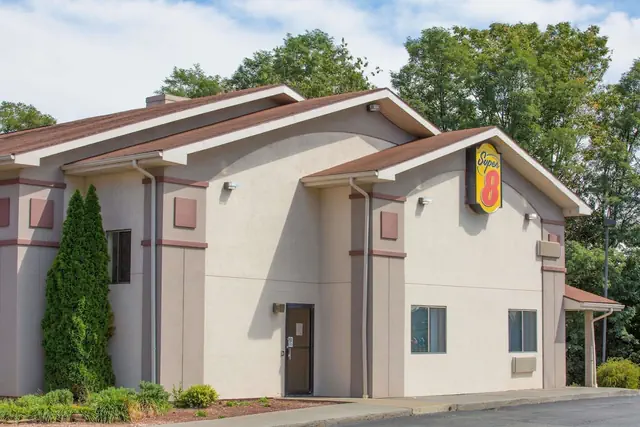 Photo 1 - Super 8 by Wyndham Lewisburg