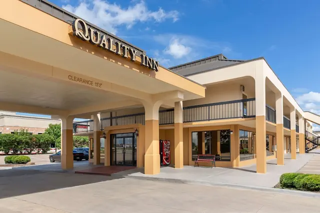 Photo 1 - Quality Inn at Arlington Highlands