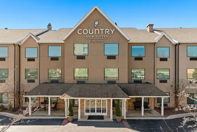 Photo 1 - Country Inn & Suites by Radisson, Asheville - Outlet Mall