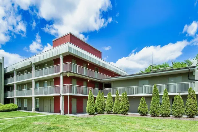 Photo 1 - Days Inn & Suites by Wyndham Johnson City